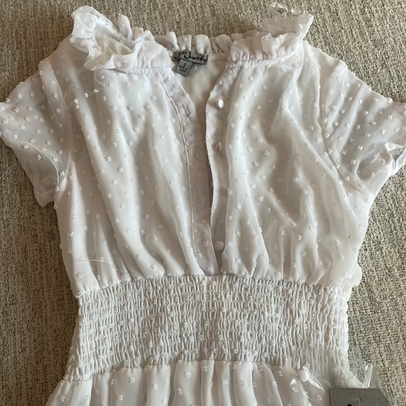 White dress! - Picture 2 of 3